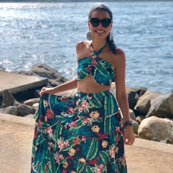 2 Piece Bandeau Top and Skirt Set - Picture 4 of 8